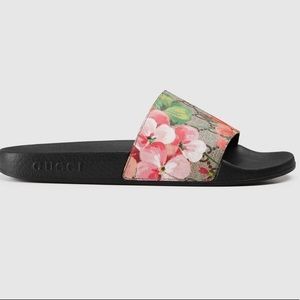 Gucci Flip Flops Bloom Supremes